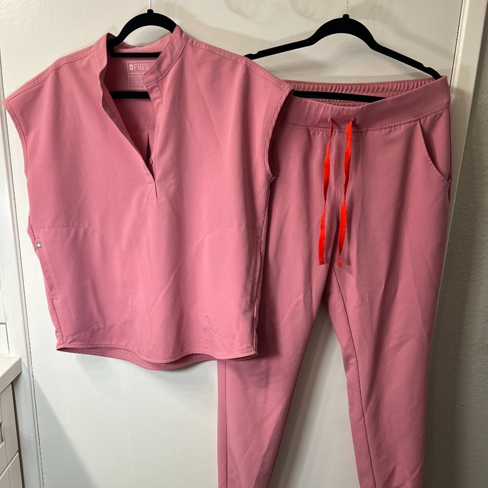 Figs Chalk Pink Scrub Set S/LT